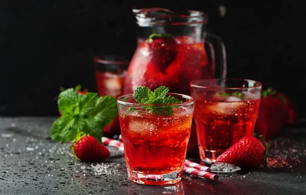 Ice, glass, strawberry, tube, drink, pitcher, mint, lemonade