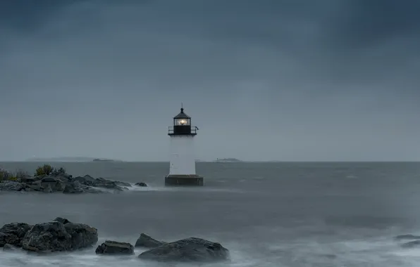 Picture sea, light, storm, rocks, lighthouse, horizon, the gray sky, Fort Pickering lighthouse