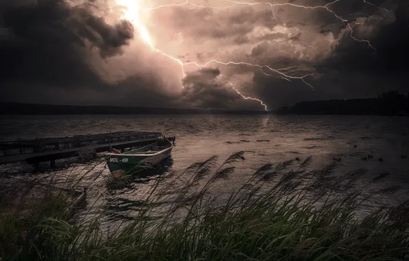 Picture night, storm, lake, boat