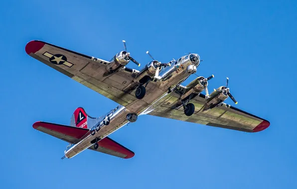 Picture the sky, retro, the plane, bomber