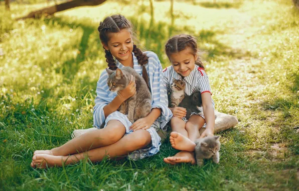 Glade, kittens, two girls