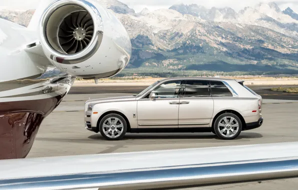 Rolls-Royce, side view, 2018, Cullinan