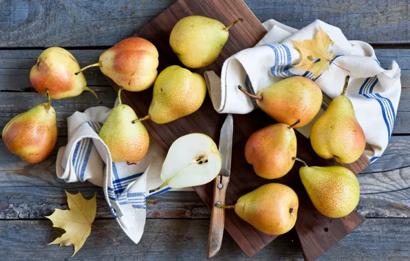 Picture leaves, towel, knife, pear