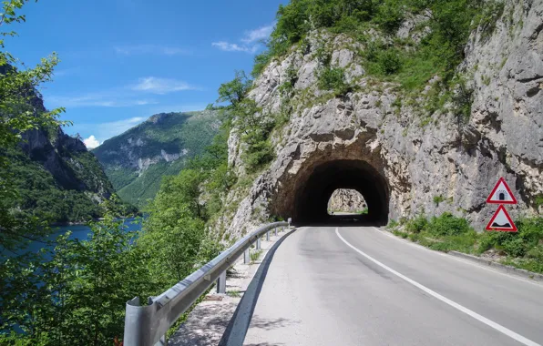 Picture road, lakes, tunnel