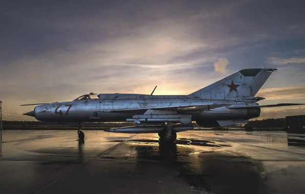 Picture weapons, the plane, MiG 21
