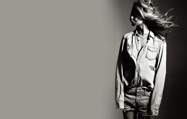 Picture the wind, hair, shorts, black and white, shirt, Jennifer Aniston, Jennifer Joanna Aniston