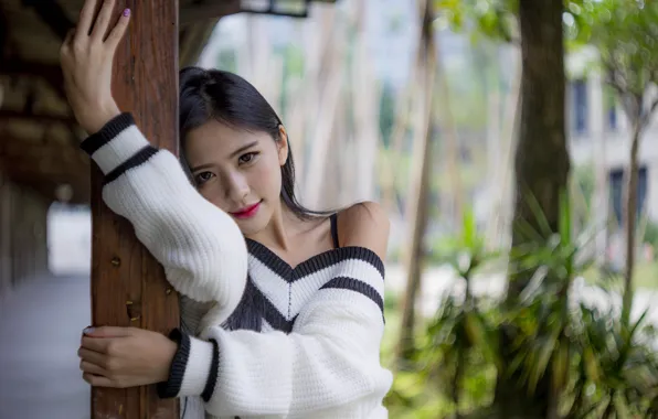 Look, pose, model, portrait, hands, makeup, brunette, hairstyle