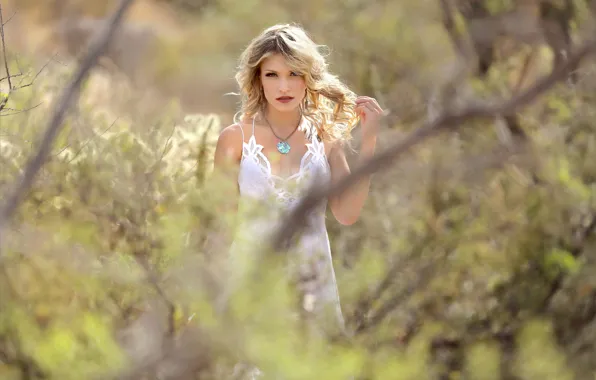 Cleavage, long hair, hot girl, desert, nature, bokeh, outside, plants