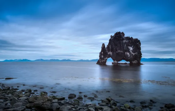 Sea, the sky, rocks, arch