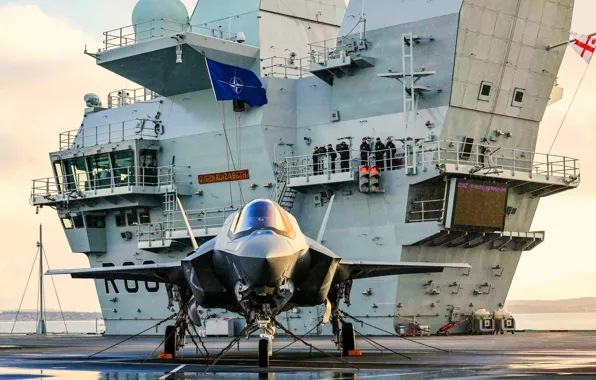 The plane, UK, the carrier, deck, HMS Queen Elizabeth