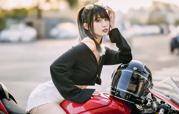 Picture girl, motorcycle, Asian
