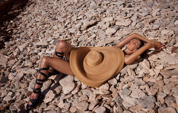 The sun, pose, stones, model, hat, brunette, shoes, lies