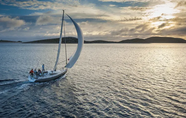 Sea, the way, the wind, coast, boat, sails, swimming, the crew