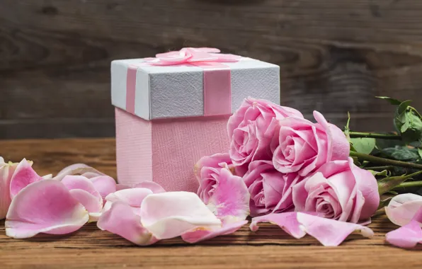 Picture holiday, gift, roses, bouquet