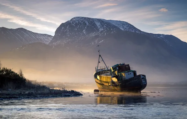 Picture sea, shore, ship, morning