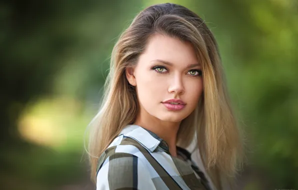 Picture girl, green eyes, long hair, photo, photographer, model, bokeh, lips