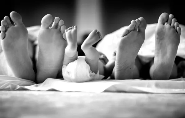Picture black and white, feet, child, sleep, b/W, family