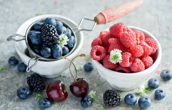 Picture cherry, berries, raspberry, blueberries, dishes, cherry, BlackBerry, Anna Verdina