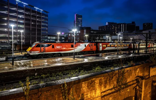 Night, the city, train, Leeds