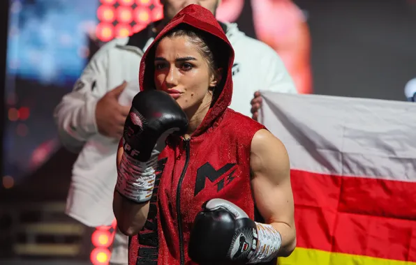 Boxing, Amazon, Fatima Dudieva, ossetian flag