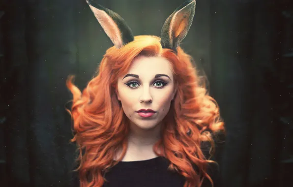 Picture makeup, piercing, ears, the red-haired girl