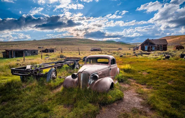 Clouds, CA, USA, old car