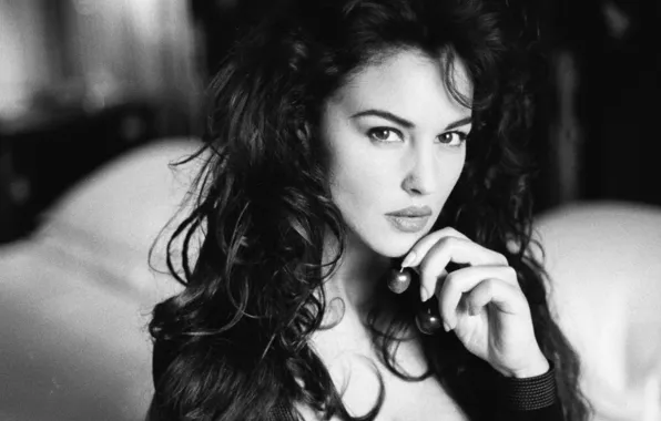 Chest, look, girl, actress, Monica Bellucci, Black and white