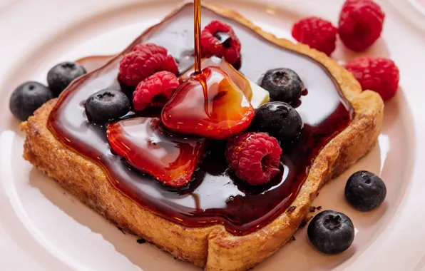 Picture berries, strawberry, honey, blueberries, French toast