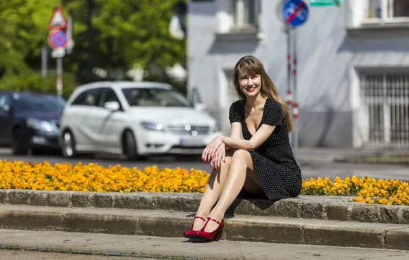 Picture girl, the city, street