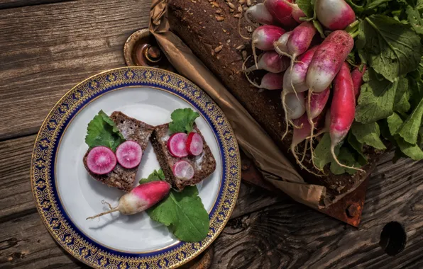 Picture greens, sandwiches, radishes