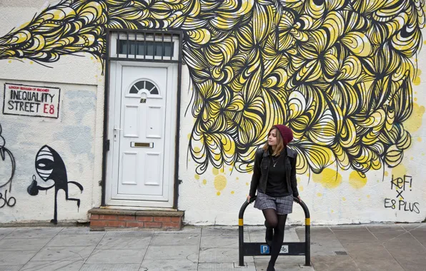 House, wall, street, graffiti, hat, shorts, actress, the door