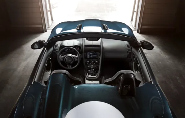 Picture light, Jaguar, garage, opening, dark green, V8, 575 HP, 5.0 L.