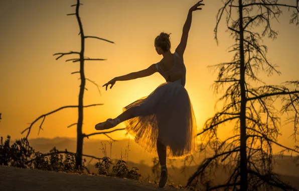Picture girl, sunset, ballerina