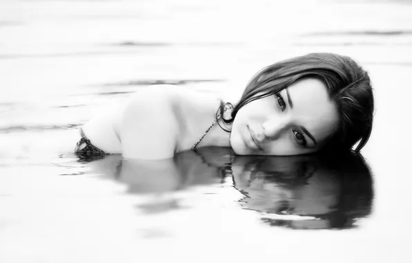LOOK, WATER, BROWN hair, REFLECTION, MOOD, FACE, Black and WHITE, FRAME