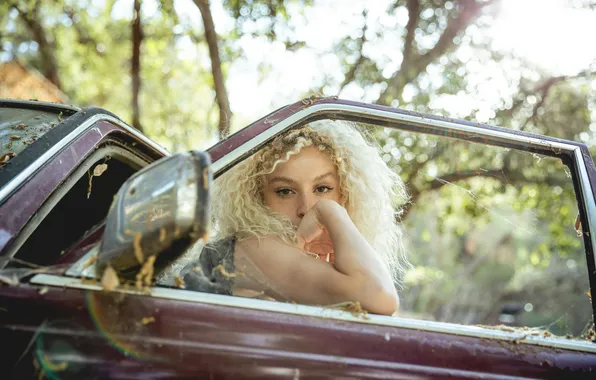 Machine, nature, blonde, curly, Jessica Christian