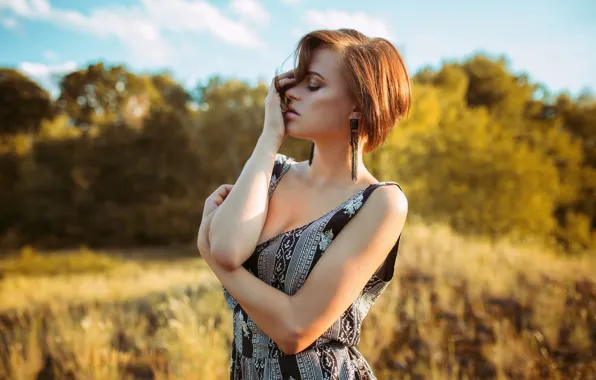 Picture the sun, trees, pose, model, portrait, hands, makeup, dress