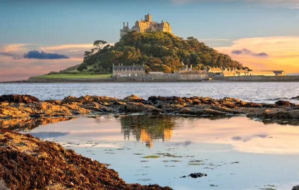 United Kingdom, Cornwall, Penzance, .View of St Michael's Mount in Cornwall at sunset