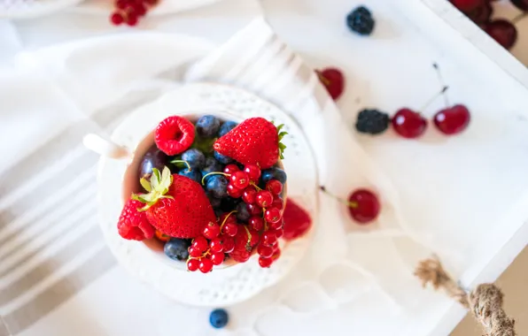 Berries, blueberries, strawberry, plate, fresh, currants, cup, berries