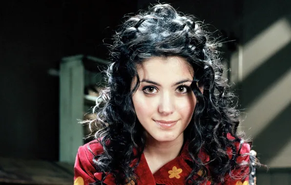 Girl, singer, Katie Melua, Georgian