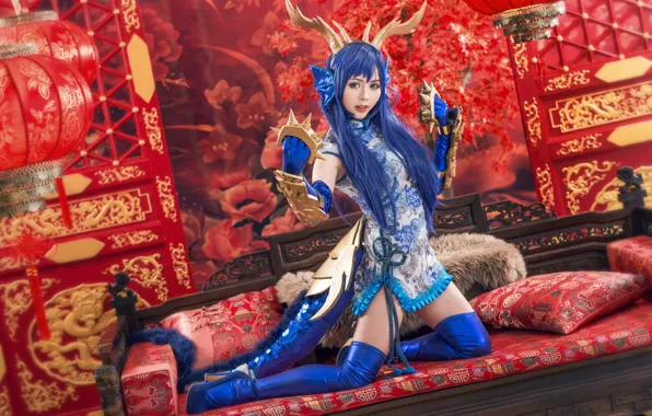 Picture look, girl, decoration, blue, red, face, pose, style, weapons, background, room, sofa, blue, patterns, feet, …