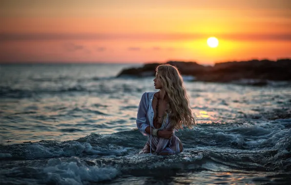 Sea, girl, the sun, wet