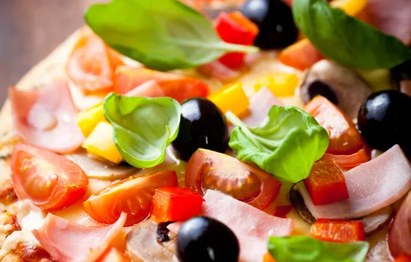 Pepper, pizza, tomatoes, olives, ham