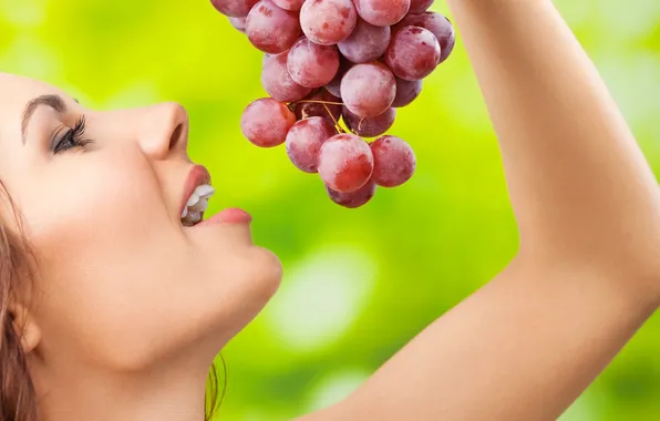 Picture grapes, bunch, lips, profile