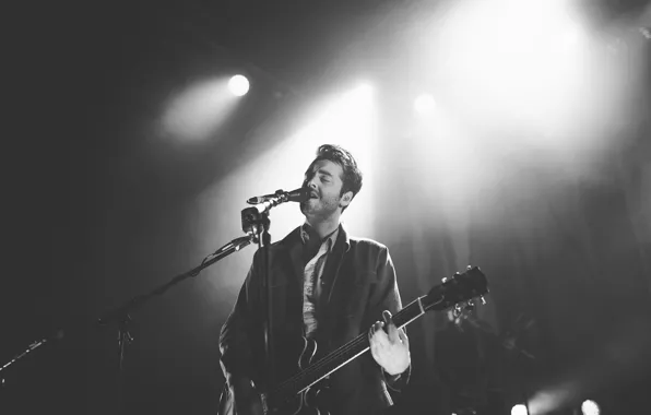 Picture guitar, microphone, singer, Alexandra Cameron, Lord Huron