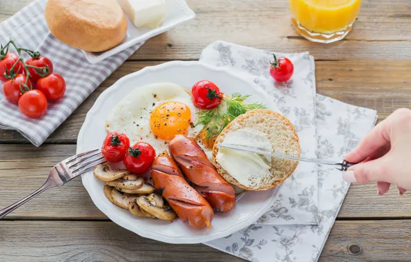 Mushrooms, sausage, Breakfast, juice, plate, scrambled eggs, sandwich, tomatoes