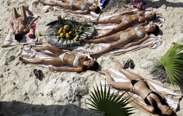 Beach, girls, sleep