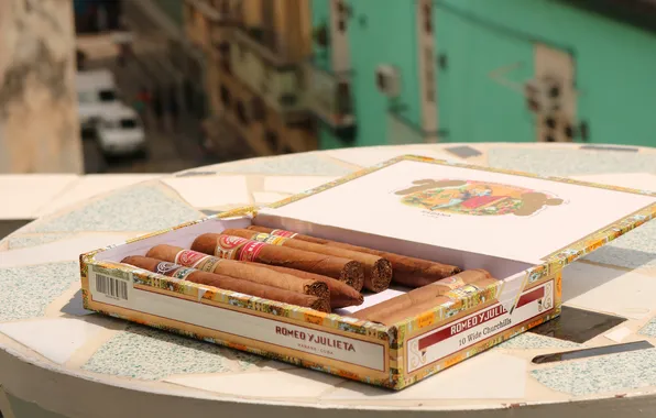 Cigars, Romeo and Juliet, a box of cigars