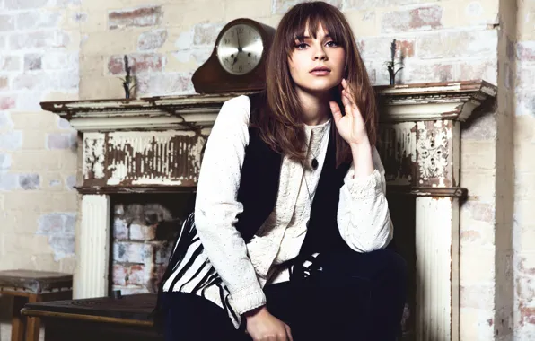 Picture singer, Jungle, photoshoot, Gabrielle Aplin, 2015, Gabriel Aplin