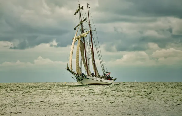 Picture sailboat, The Baltic sea, schooner, JR Tolkien