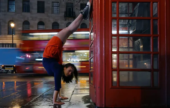 Girl, the city, street